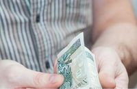 Wakacje kredytowe: co zrobią Polacy z zaoszczędzonymi pieniędzmi