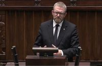 Braun w Sejmie: szkoły polskie na Litwie podlegają likwidacji, premier milczy 