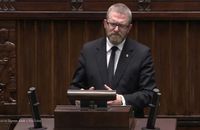 Sejm: Braun chce, żeby służby zajęły się domniemaną współpracą Morawieckiego ze Stasi [+VIDEO] 
